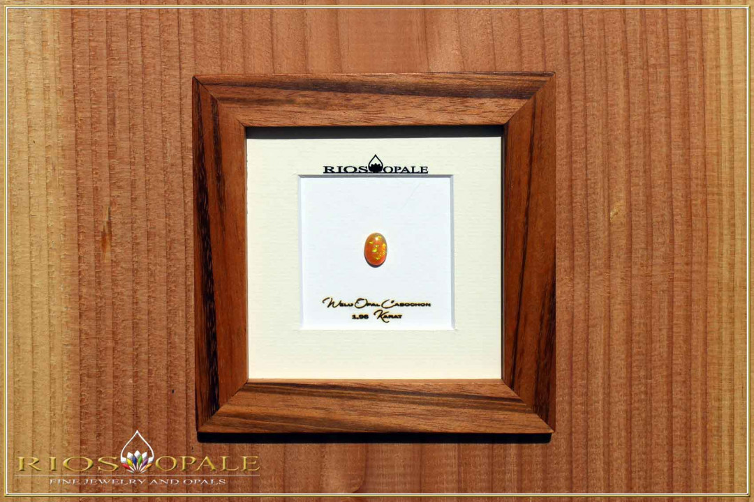 African Welo Opal Cabochon - 1,69ct - Black Edition in 12x12cm Gonzalo Alvez wooden frame