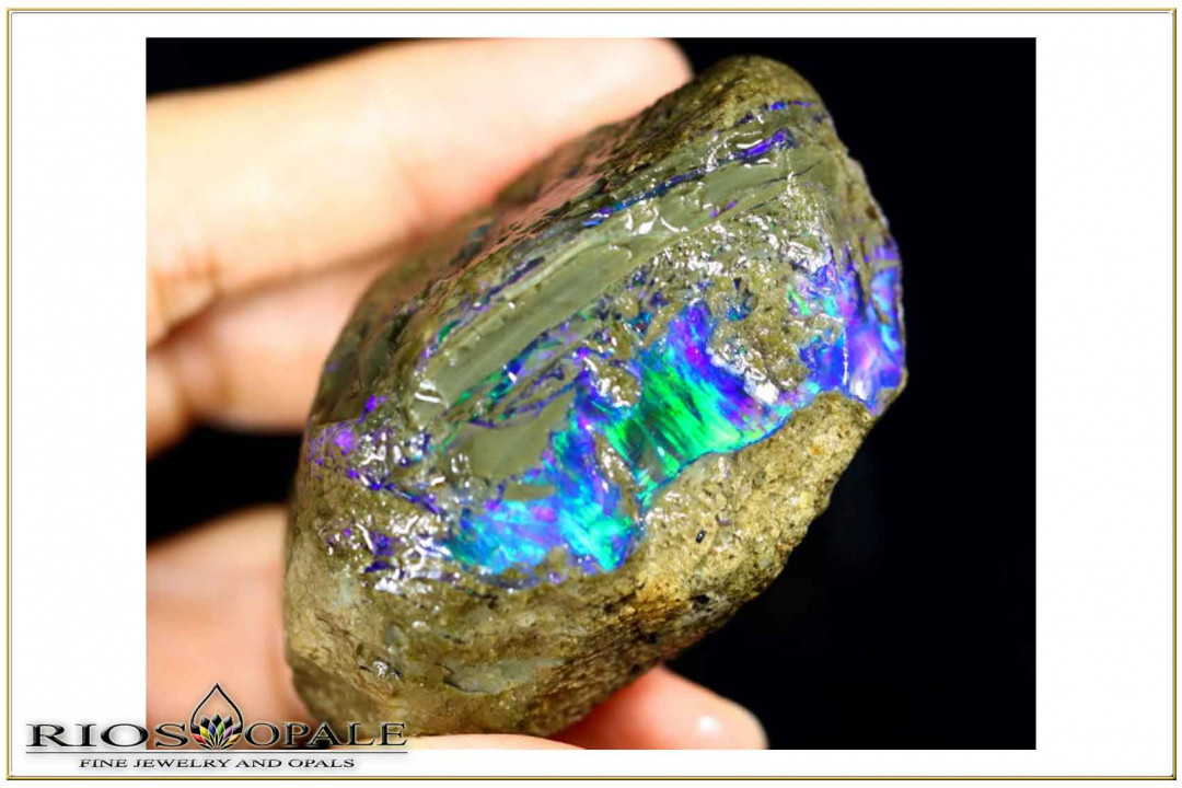Dreamlike, huge colourful Welo raw opal crystal - 337ct