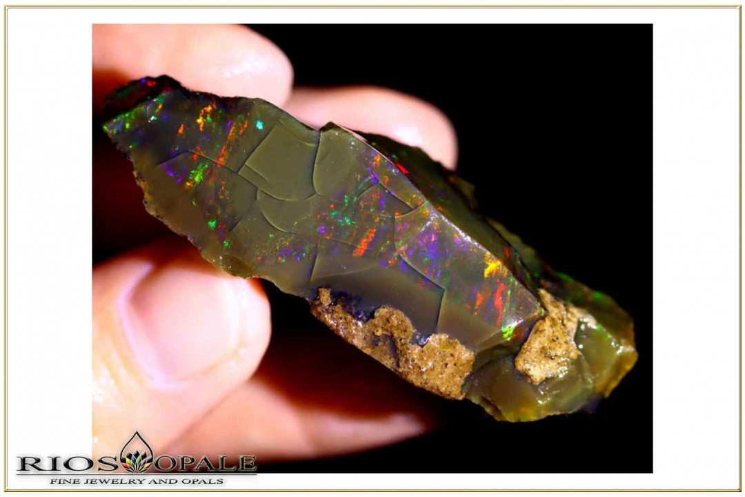 Dark Base Welo crystal rough - 114ct