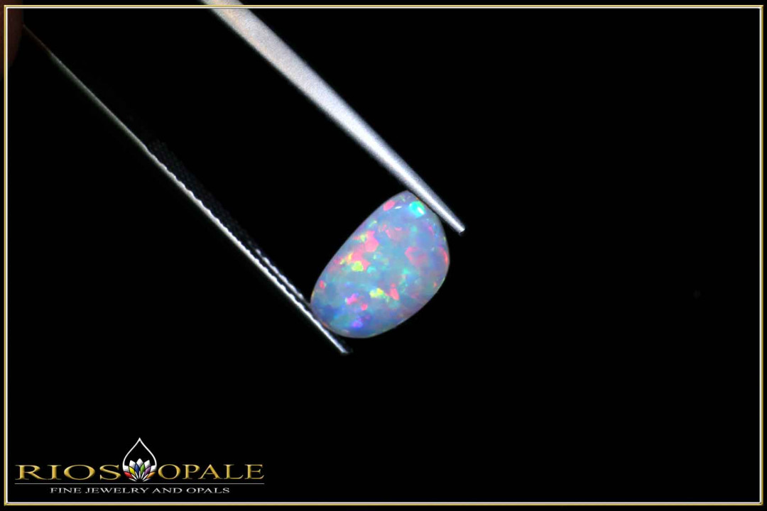 White opal from the West Side field in White Cliffs with 1,55ct