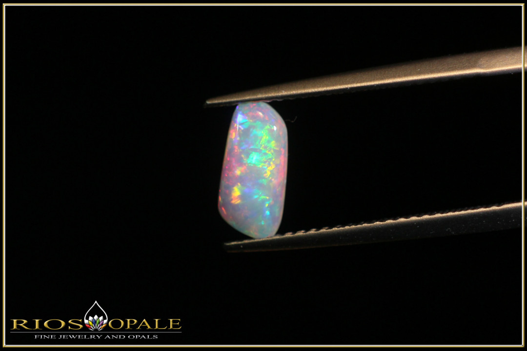 White opal from the West Side field in White Cliffs with 0,70ct