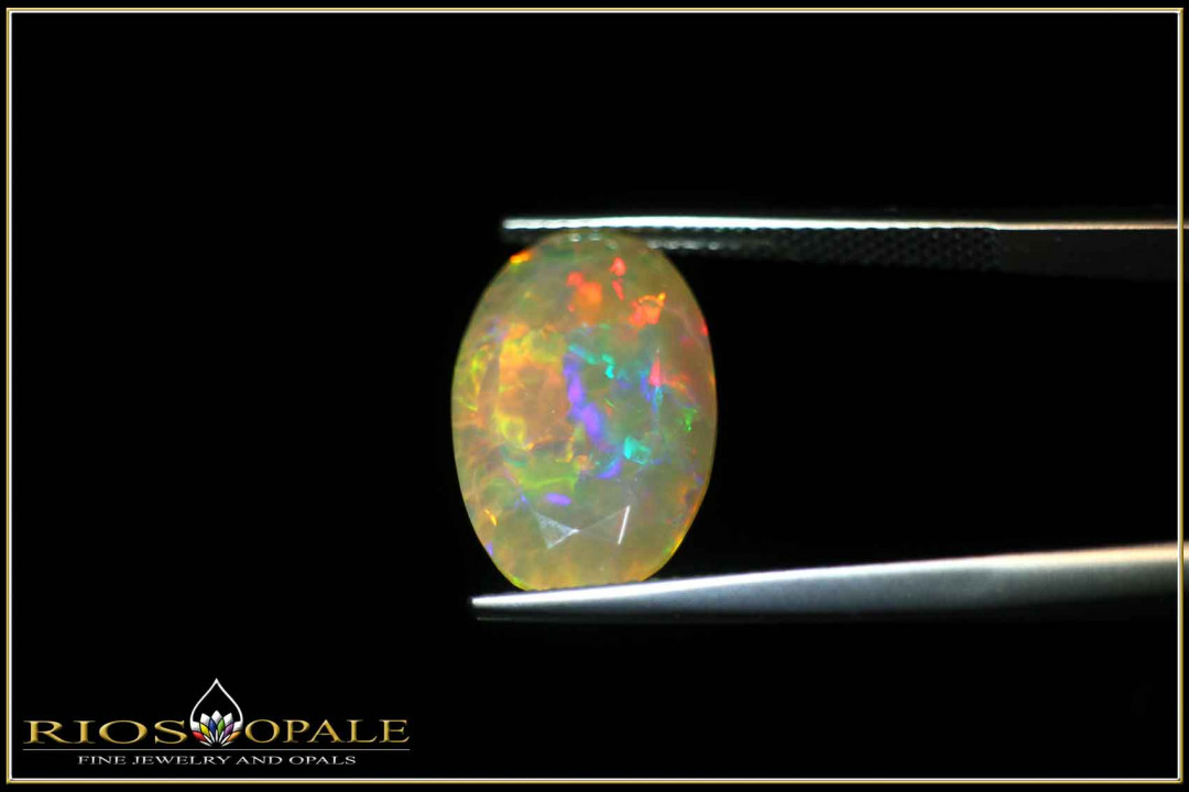 Welo opal faceted oval cut - 4,26ct