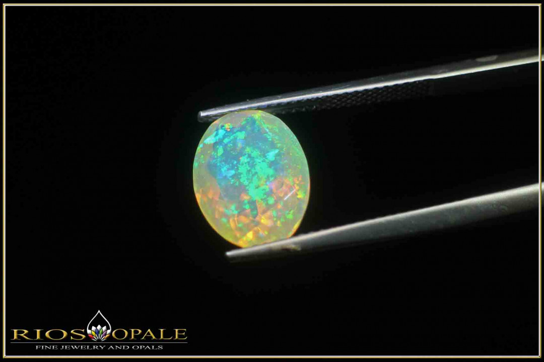 Welo Pinfire Opal facettiert im Ovalschliff  - 3,00ct