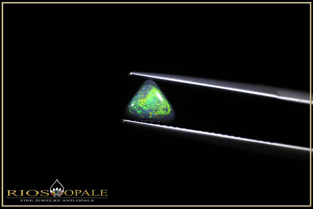 Lightning Ridge Black Opal - green - N4 Body Tone - Brillanz B4 - 0,72ct