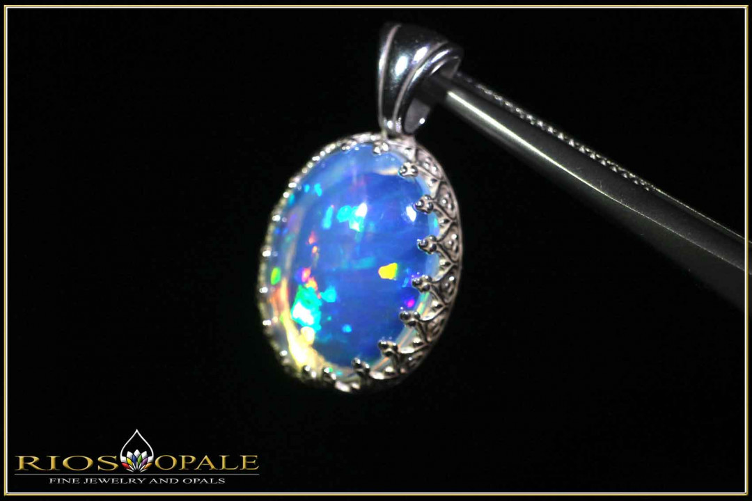 3,83ct Welo Opal Sterling Silver Pendant