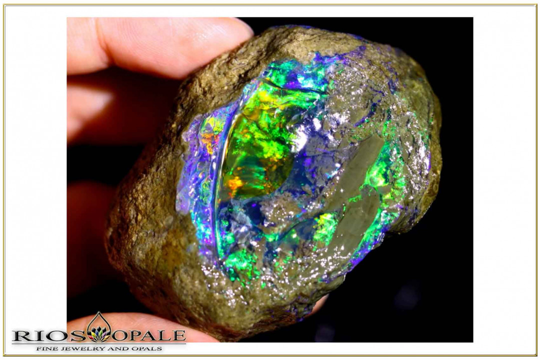Dreamlike, huge colourful Welo raw opal crystal - 337ct