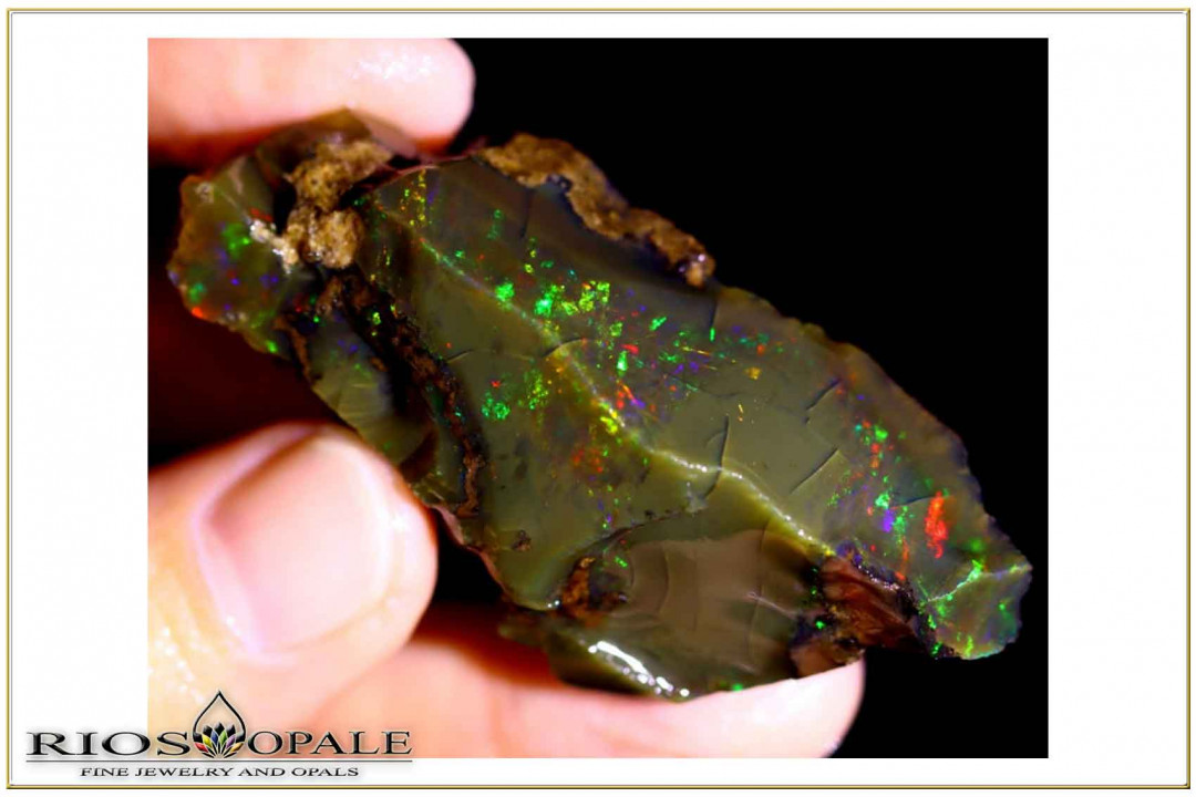 Dark Base Welo crystal rough - 114ct