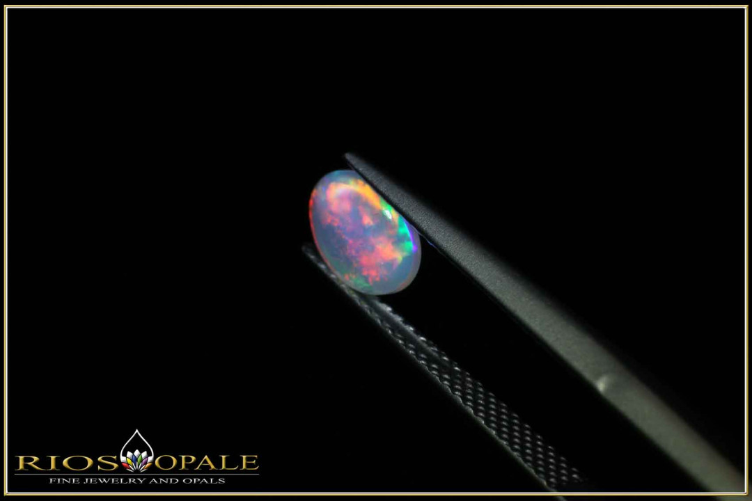 White opal from the West Side field in White Cliffs with 0,40