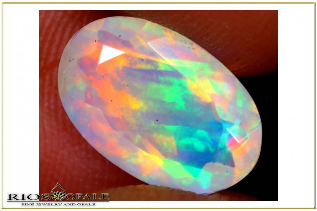 Colorful Welo opal oval cut faceted - 2,19ct