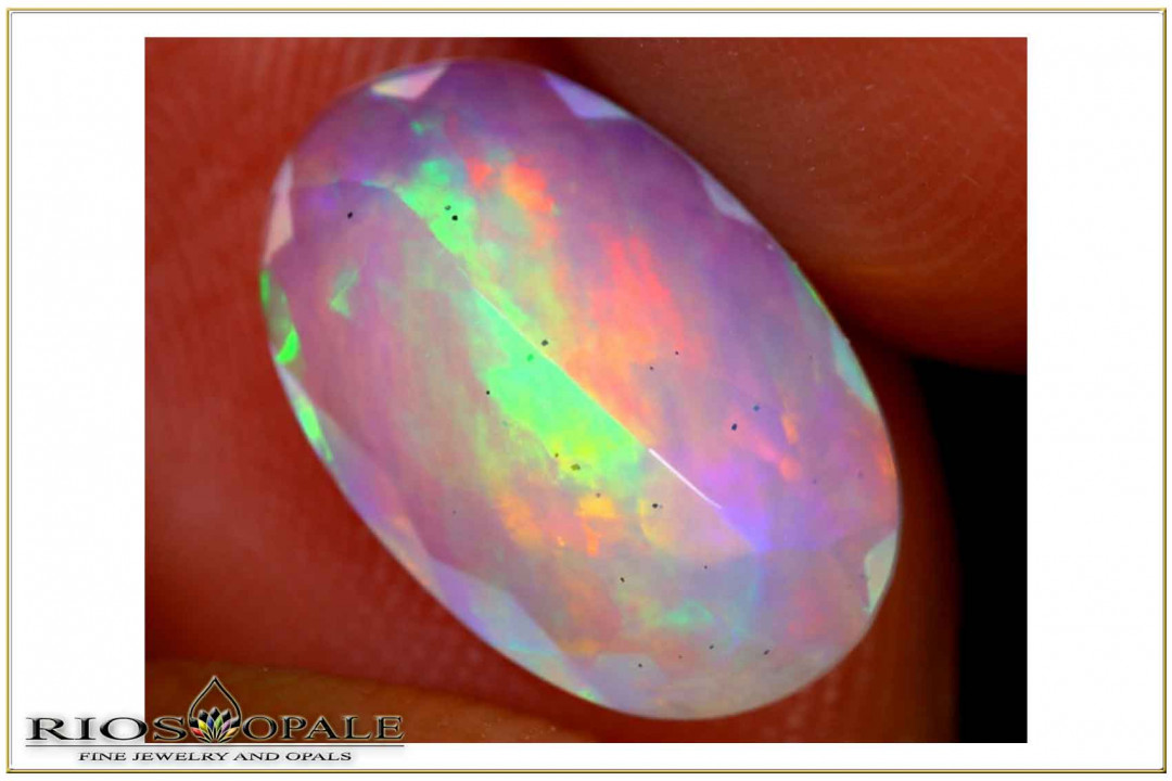 Colorful Welo opal oval cut faceted - 2,19ct