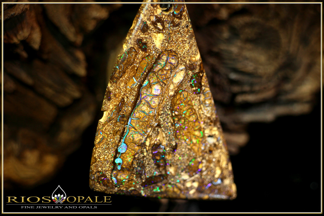 Colorful and sparkling Koroite Boulder Opal Pendant - 29,63ct.