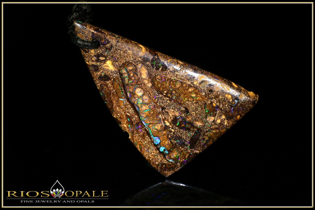 Colorful and sparkling Koroite Boulder Opal Pendant - 29,63ct.