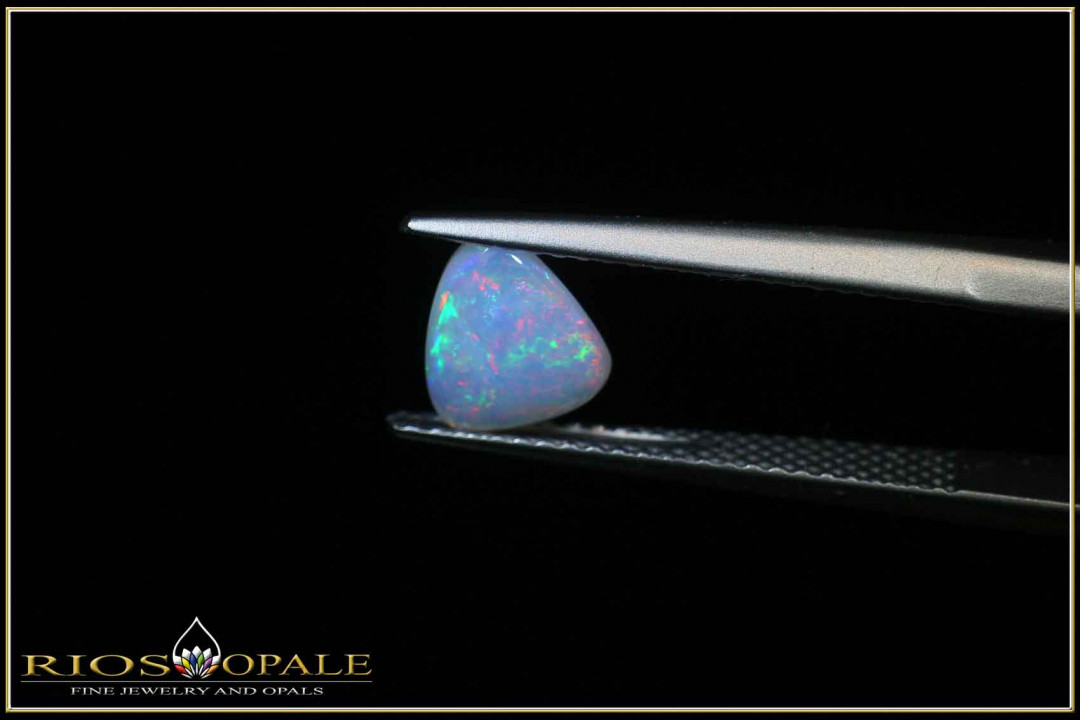 White opal from the West Side field in White Cliffs with 0,70ct