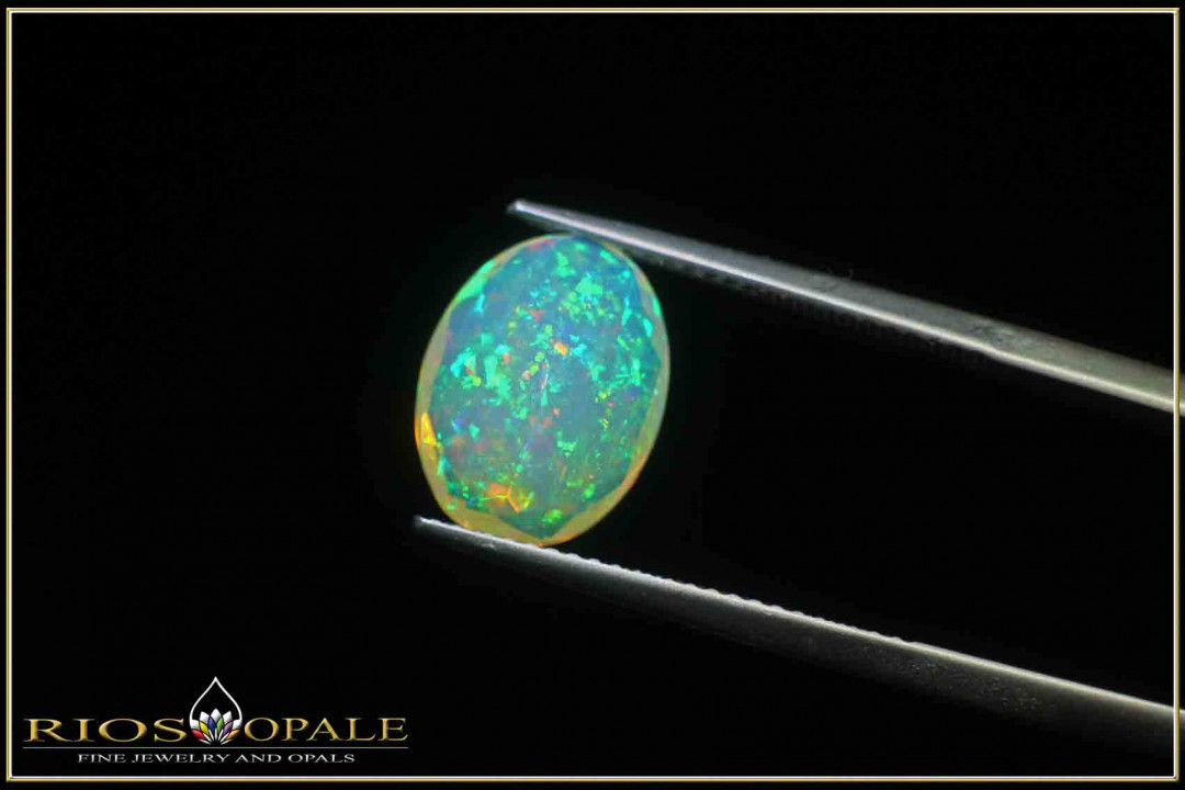 Welo Pinfire Opal facettiert im Ovalschliff  - 3,00ct