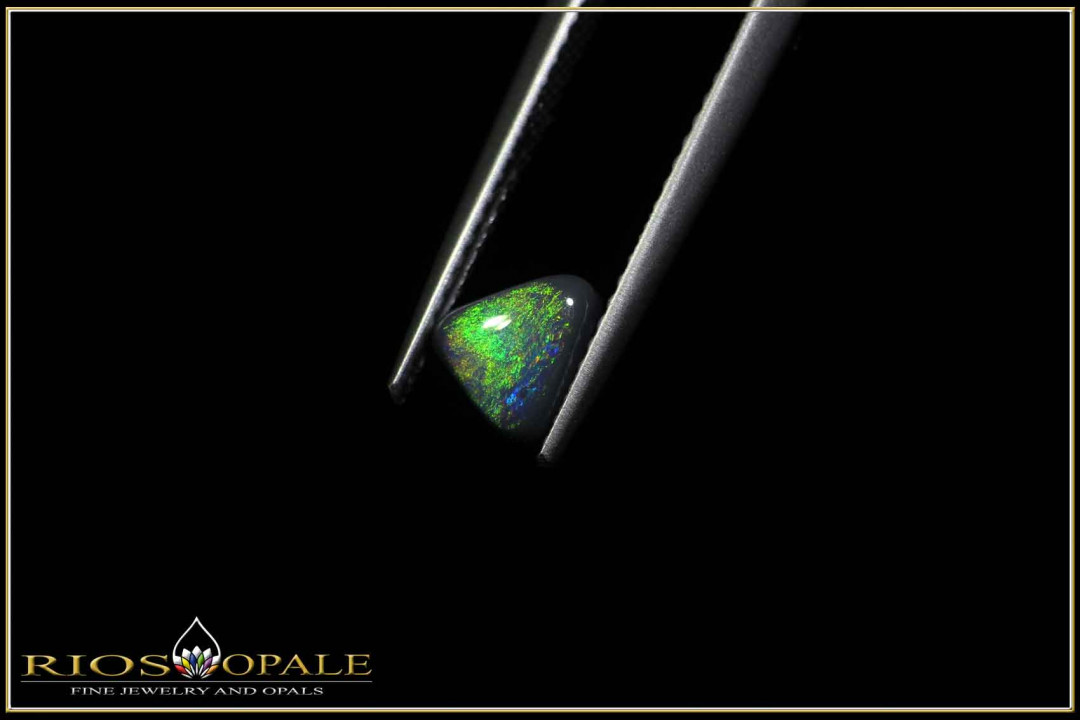 Lightning Ridge Black Opal - green - N4 Body Tone - Brillanz B4 - 0,72ct