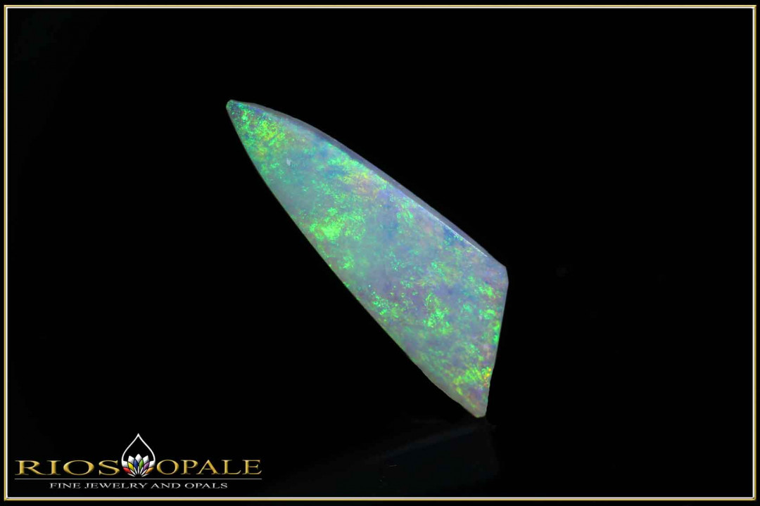 Very rare large green sparkling Mintabie opal - 4,65ct